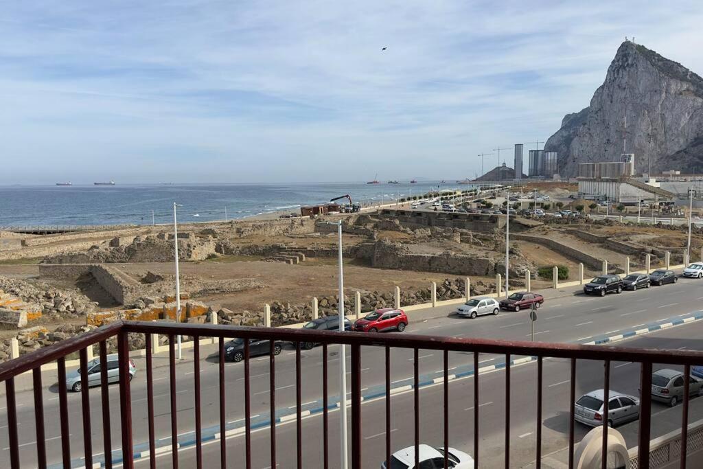 Primera Linea De Playa Y Gibraltar A 5 Minutos La Línea de la Concepción Eksteriør billede